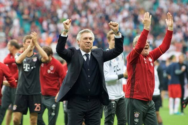 Fussball Leipzig 13.05.2017 DFL 1. Bundesliga Saison 2016 2017 RB Leipzig - FC Bayern München Jubel nach dem Sieg Carlo Ancelotti (FC Bayern, Trainer)