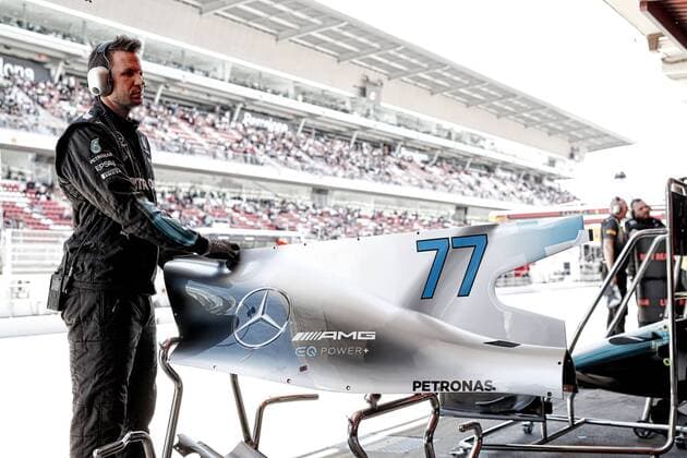 Motorsports: FIA Formula One World Championship WM Weltmeisterschaft 2017, Grand Prix of Spain, mechanic of Mercedes AMG Petronas F1 Team Barcelona Spain xHOCHxZWEIx