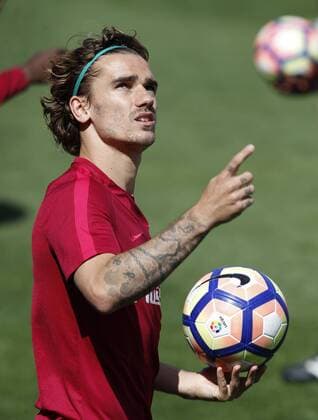 Entrenamiento del Atletico. En la imagen, Griezmann. Atletico training session. In this picture, Griezmann. xÃngelxRiverox 
