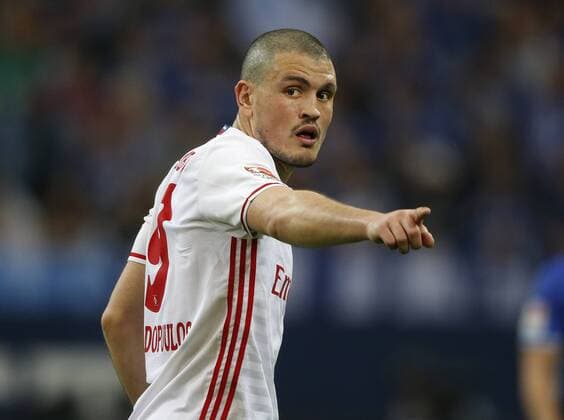 Gelsenkirchen, Deutschland, 1.Fußball- BL - FC Schalke 04 -Hamburger SV 1-1 am 13.05. 2017 in der Veltins - Arena in Gelsenkirchen Kyriakos PAPADOPOULOS (HSV)