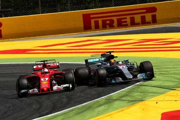 Themen der Woche - SPORT Bilder des Tages - SPORT Spanish Grand Prix, Barcelona 11 - 14 May 2017 Sebastian Vettel (GER) Ferrari SF70H and Lewis Hamilton (GBR) Mercedes AMG F1 W08 battle for the lead of the race. 14.05.2017. 