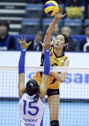 (170514) -- KOBE, May 14, 2017 -- Zhu Ting (Back) of Vakifbank Istanbul spikes during Women s Club World Championship WM Weltmeisterschaft 2017 final match between Vakifbank Istanbul and Rexona-Sesc in Kobe, Japan, on May 14, 2017. Vakifbank Istanbul won 3-0 and claimed the title. ) (SP)JAPAN-KOBE-VOLLEYBALL-WOMEN S CLUB WORLD CHAMPIONSHIP-FINAL-VAKIFBANK VS REXONA-SESC MaxPing 