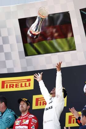 Motorsports: FIA Formula One World Championship WM Weltmeisterschaft 2017, Grand Prix of Spain, 5 Sebastian Vettel (GER, Scuderia Ferrari), 44 Lewis Hamilton (GBR, Mercedes AMG Petronas F1 Team), Barcelona Spain xHOCHxZWEIx