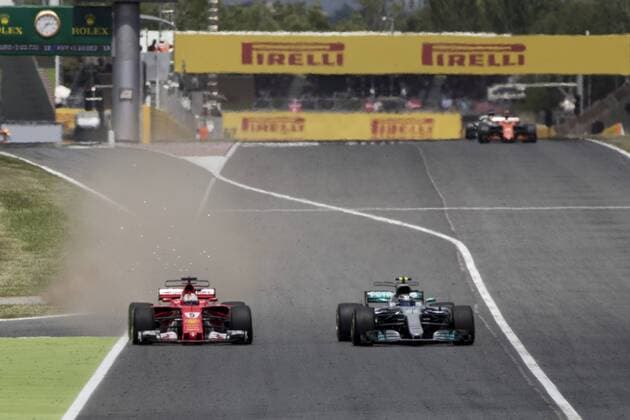 Motorsports: FIA Formula One World Championship WM Weltmeisterschaft 2017, Grand Prix of Spain, 5 Sebastian Vettel (GER, Scuderia Ferrari), 77 Valtteri Bottas (FIN, Mercedes AMG Petronas F1 Team), Barcelona Spain xHOCHxZWEIx