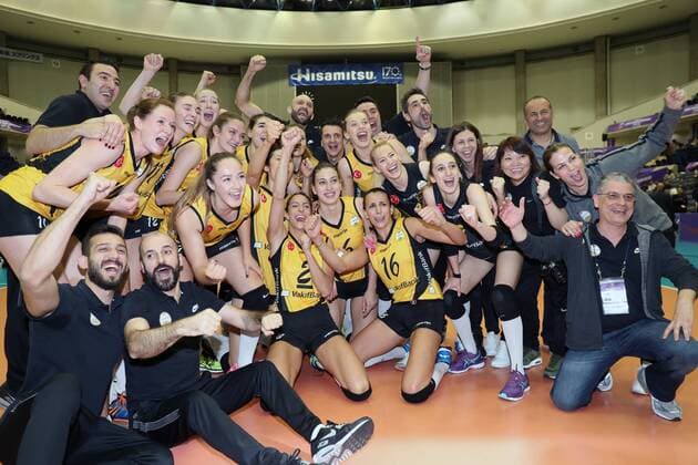 Vakifbank Istanbul team group Mannschaftsbild Totale MAY 14, 2017 - Volleyball : 2017 FIVB Volleyball Women s Club World Championship WM Weltmeisterschaft Final match between Vakifbank Istanbul 3-0 Rexona-Sesc Rio in Kobe, Japan. Noxthirdxpartyxsales  (iwpa014668)