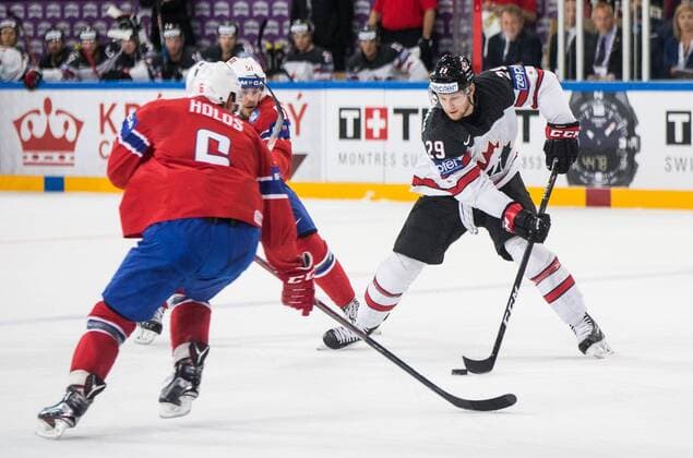 15.05.2017, AccorHotels Arena, Paris, FRA, IIHF WM 2017, Kanada vs Norwegen, Gruppe B, im Bild Jonas Holos of Norway and Mats Rosseli Olsen of Norway vs Nate Mackinnon of Canada during the group B match of 2017 IIHF World Championship WM Weltmeisterschaft between Canada and Norway at the AccorHotels Arena in Paris, France on 2017 05 15. Paris  EP_pon  