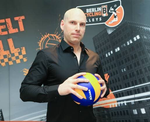 GER, 1.VBL, BR VOLLEYS , Trainervorstellung 16.05.2017, Park Inn Hotel, Berlin, GER, 1.VBL, BR VOLLEYS , Trainervorstellung, im Bild Trainer Luke Reynolds (BR Volleys) nordphotox xEngler