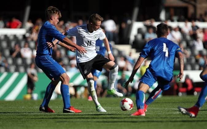Fußball, U18-Länderspiel, Deutschland - Italien U17 U 17 Deutschland - U17 Italien Deutschland, Großaspach, 17.05.2017, Fussball, FIFA Länderspiel Junioren, U17 DFB Deutschland - U17 Italien: v.l. Alessandro Tripadelli (Italien), Pal Dardai (DFB Deutschland), Edoardo Bianchi (Italien).