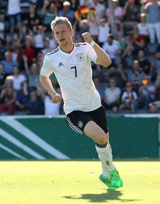 Großaspach, Fußball U18 Länderspiel Deutschland vs. Italien: Torjubel 1:0, Torschütze Arne Maier (GER ) jubelt