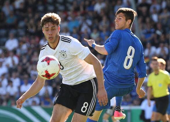 Großaspach, Fußball U18 Länderspiel Deutschland vs. Italien:v.l. Marc Dauter (GER), Filippo Melegoni (Italien)