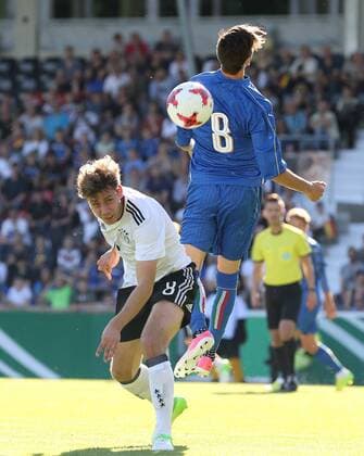 Großaspach, Fußball U18 Länderspiel Deutschland vs. Italien:v.l. Marc Dauter (GER), Filippo Melegoni (Italien)