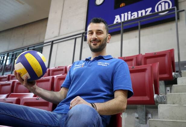 Allianz MTV Stuttgart Pressekonferenz Deutschland, Stuttgart, 18.05.2017, Volleyball, 1. Bundesliga Frauen, Allianz MTV Stuttgart, Pressekonferenz: Giannis Athanasopoulos (Trainer).