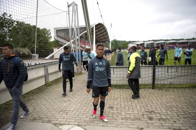 18-05-2017 VOETBAL: TRAINING AJAX: AMSTERDAM Justin Kluivert (Ajax) Foto:SCS Michel Utrecht Training session Ajax UEFA Europa League 2016 2017 xVIxVIxImagesx xSoenarxChamidxsportfotografiexIVx 7816918
