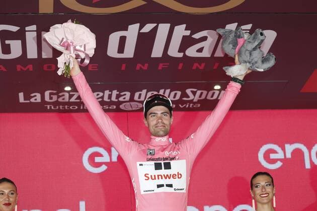 Bilder des Tages - SPORT Dutch Tom Dumoulin of Team Sunweb on the podium of the twelfth stage of the Giro 2017 cycling tour,229 km from Forli to Regio Emilia, Italy, Thursday 18 May 2017. YUZURUxSUNADA  x05098333x