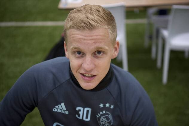 18-05-2017 VOETBAL: TRAINING AJAX: AMSTERDAM Donny van de Beek (Ajax) Foto:SCS Michel Utrecht Training session Ajax UEFA Europa League 2016 2017 xVIxVIxImagesx xSoenarxChamidxsportfotografiexIVx 7817393