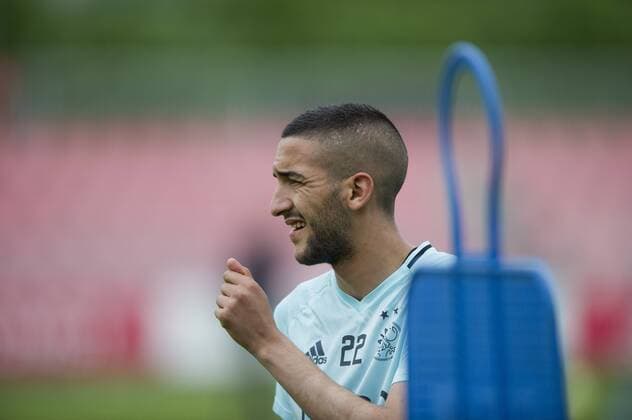 18-05-2017 VOETBAL: TRAINING AJAX: AMSTERDAM Hakim Ziyech (Ajax) Foto:SCS Michel Utrecht Training session Ajax UEFA Europa League 2016 2017 xVIxVIxImagesx xSoenarxChamidxsportfotografiexIVx 7817409
