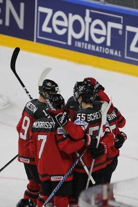 IIHF WM 2017, Kanada - Deutschland, 18.05.2017 Josh Morrissey (Kanada, 7); Mark Scheifele (Kanada, 55); IIHF WM 2017, Kanada - Deutschland am 18.05.2017 in der Lanxess-Arena in Koeln (Deutschland). xadx