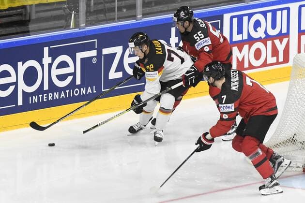IIHF Eishockey-WM 2017 Canada - Germany on 17.05.2017 at Lanxess Arena in Cologne Mark Scheifele ( 55 Team Canada) und Josh Morrissey ( 7 Team Canada) gegen Dominik Kahun ( 72 Germany) wd