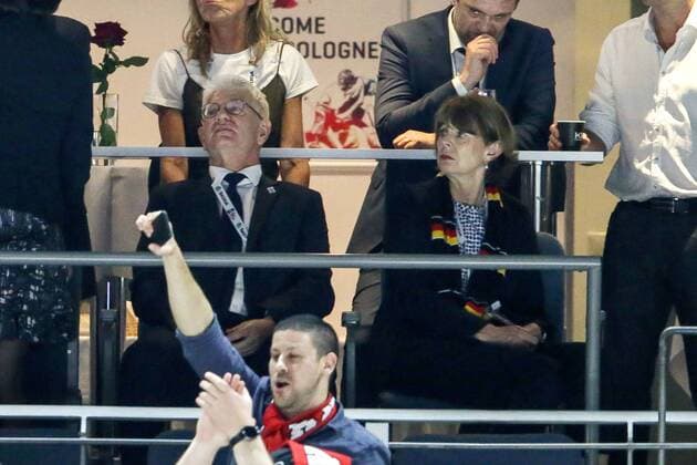 vl. Franz Reindl und Henriette Reker enttaeuscht ueber das Tor zum 2:0 Gegentreffer, Kanada - Deutschland Koeln Copyright: xHorn xEibner-Pressefotox EP_BHN