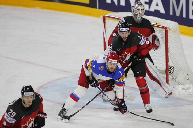 IIHF WM 2017, Kanada - Russland, 20.05.2017 Ivan Telegin (Russland, 7); Calvin Pickard (Kanada, 31); Jason Demers (Kanada, 5); IIHF WM 2017, Kanada - Russland am 20.05.2017 in der Lanxess-Arena in Koeln (Deutschland). xadx