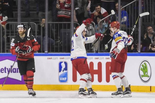 170520 Rysslands Yevgeni Kuznetsov jublar efter 0-1 i semifinalen mellan Kanada och Ryssland under ishockey-VM den 20 maj 2017 i Köln.  Copyright: JOELxMARKLUND BB170520JM014