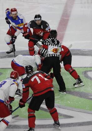 IIHF WM 2017, Kanada - Russland, 20.05.2017 Ivan Telegin (Russland, 7); Matt Duchene (Kanada, 9); IIHF WM 2017, Kanada - Russland am 20.05.2017 in der Lanxess-Arena in Koeln (Deutschland). xadx