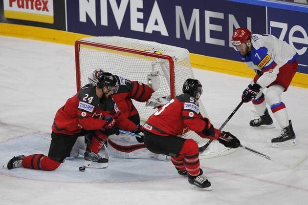 IIHF WM 2017, Kanada - Russland, 20.05.2017 Calvin Pickard (Kanada, 31); Calvin de Haan (Kanada, 24); Jeff Skinner (Kanada, 53); Ivan Telegin (Russland, 7); IIHF WM 2017, Kanada - Russland am 20.05.2017 in der Lanxess-Arena in Koeln (Deutschland). xadx