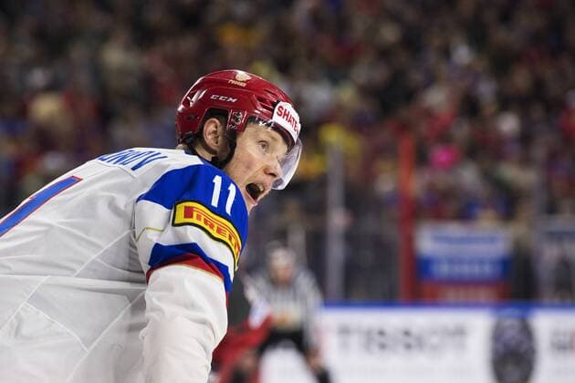 170520 Rysslands Sergei Andronov i semifinalen mellan Kanada och Ryssland under ishockey-VM den 20 maj 2017 i Köln.  Copyright: JOELxMARKLUND BB170520JM029