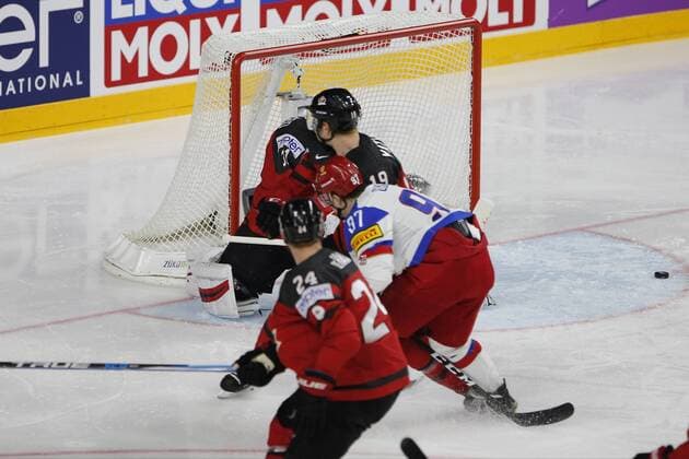 IIHF WM 2017, Kanada - Russland, 20.05.2017 Calvin Pickard (Kanada, 31); Calvin de Haan (Kanada, 24); Nikita Gusev (Russland, 97); IIHF WM 2017, Kanada - Russland am 20.05.2017 in der Lanxess-Arena in Koeln (Deutschland). xadx