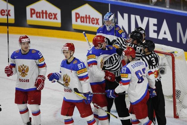 IIHF WM 2017, Kanada - Russland, 20.05.2017 Andrei Vasilevsky (Russland, 88); Vadim Shipachyov (Russland, 87); IIHF WM 2017, Kanada - Russland am 20.05.2017 in der Lanxess-Arena in Koeln (Deutschland). xadx