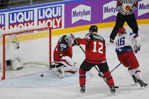 IIHF WM 2017, Kanada - Russland, 20.05.2017 Calvin Pickard (Kanada, 31); Colton Parayko (Kanada, 12); Sergei Plotnikov (Russland, 16); IIHF WM 2017, Kanada - Russland am 20.05.2017 in der Lanxess-Arena in Koeln (Deutschland). xadx