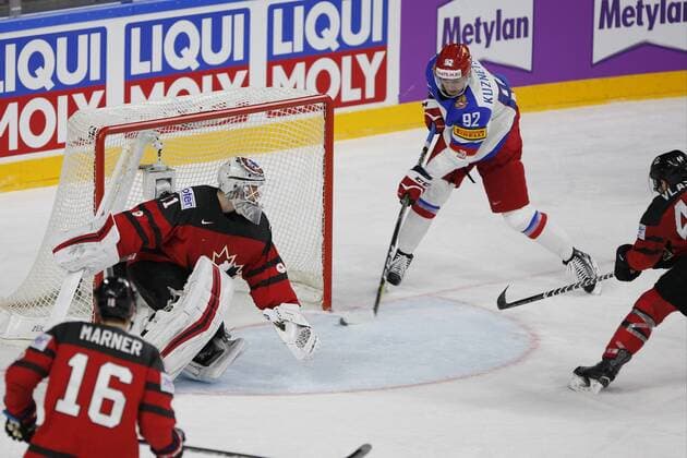 IIHF WM 2017, Kanada - Russland, 20.05.2017 Calvin Pickard (Kanada, 31); Yeveni Kuznetsov (Russland, 92); IIHF WM 2017, Kanada - Russland am 20.05.2017 in der Lanxess-Arena in Koeln (Deutschland). xadx