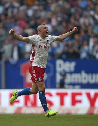 20.05.2017, Fussball 1. Bundesliga 2016 2017, 34. Spieltag, Hamburger SV - VfL Wolfsburg, im Volksparkstadion Hamburg. Schlussjubel HSV nach dem Klassenerhalt , Kyriakos Papadopoulos (Hamburg) 
