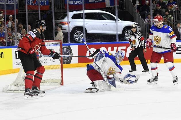IIHF Eishockey-WM 2017 Canada vs Russia on 20.05.2017 at Lanxess Arena in Cologne Save von Goalie Andrei Vasilevski ( 88 Russia) wd