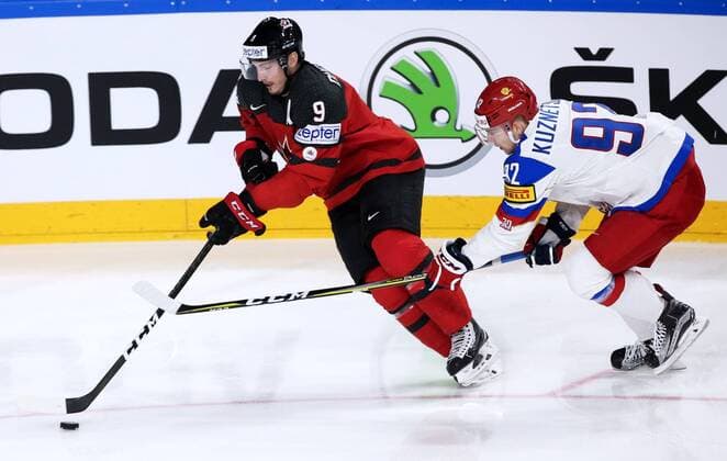 COLOGNE, GERMANY - MAY 20, 2017: Canada s Matt Duchene (L) and Russia s Yevgeny Kuznetsov in their 2017 IIHF Ice hockey Eishockey World Championship WM Weltmeisterschaft semifinal match at Lanxess Arena; Canada won 4-2. Anton Novoderezhkin TASS  TS04F718