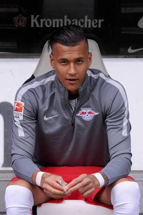 Fußball 1. Bundesliga 34. Spieltag Eintracht Frankfurt - RB Leipzig am 20.05.2017 in der Commerzbank-Arena in Frankfurt Davie Selke ( Leipzig ) auf der Ersatzbank xJKx