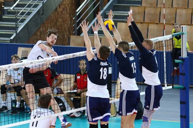 Volleyball, Herren U21 U 21 Saison 2016 17, WM-Quali, Deutschland - Polen, , d9 , Tobias Krick (Nr. 11, Deutschland U21), Tomasz Fornal (Nr. 18, Polen U21), Norbert Huber (Nr. 15, Polen U21), Jakub Ziobrowski (Nr. 9, Polen U21), 21.05.17, Copyright: xMichaelxHundtx xMatthiasxKochx