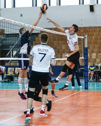 Volleyball, Herren U21 U 21 Saison 2016 17, WM-Quali, Deutschland - Polen, Norbert Huber (Nr. 15, Polen U21), Corbin Balster (Nr. 7, Deutschland U21), Matti Binder (Nr. 17, Deutschland U21), 21.05.17, Copyright: xMichaelxHundtx xMatthiasxKochx