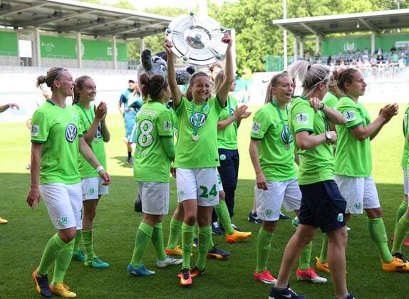 VfL vs Jena, Frauen Wolfsburg, Deutschland. 21.05.2017, FUßBALL - VfL Wolfsburg vs FF USV Jena, 1. Allianz Frauen Bundesliga, Saison 2016-17. Bild zeigt: VfL Frauen ist deutscher Meister 2017, Wolfsburg