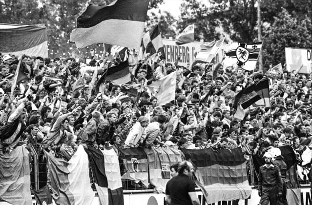 Aus VfL Wolfsburg - Eintracht Braunschweig 1:2 (Aufstiegsrunde zur 2. BL 1987 88 Gruppe Nord am 19.06.1988 im VfL Stadion