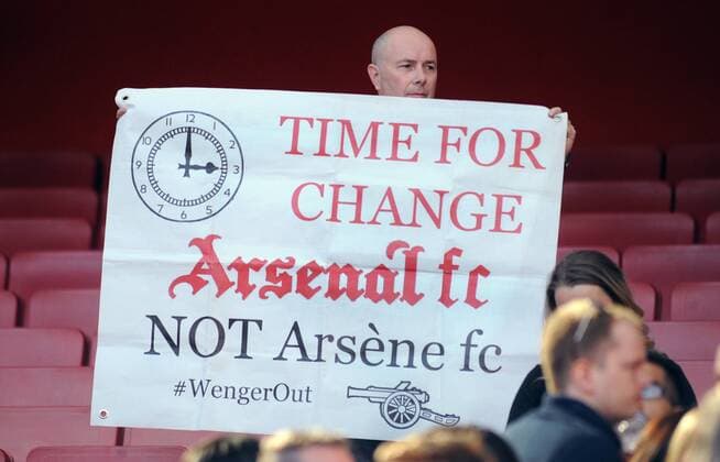 Football - 2016 2017 Premier League - Arsenal vs. Everton Banners ,around the ground for and against Arsene Wenger to leave at The Emirates. COLORSPORT ANDREW COWIE 