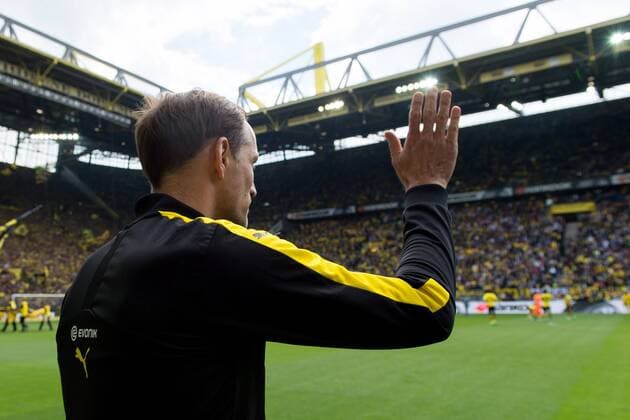 Dortmund, Germany 20.05.2017, 1. Bundesliga 34. Spieltag, BV Borussia Dortmund - SV Werder Bremen, Trainer Thomas Tuchel (BVB) winkt ( DeFodi001