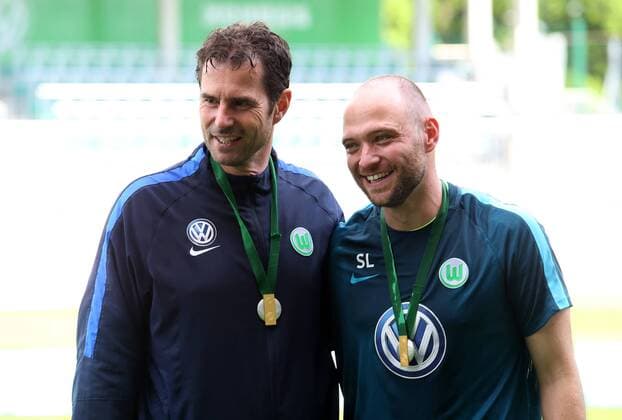 VfL vs Jena, Frauen Wolfsburg, Deutschland. 21.05.2017, FUßBALL - VfL Wolfsburg vs FF USV Jena, 1. Allianz Frauen Bundesliga, Saison 2016-17. Bild zeigt: VfL Frauen ist deutscher Meister 2017, Cheftrainer Ralf Kellermann (VfL Wolfsburg), Co-Trainer Stephan Lerch (vfL Wolfsburg) Wolfsburg