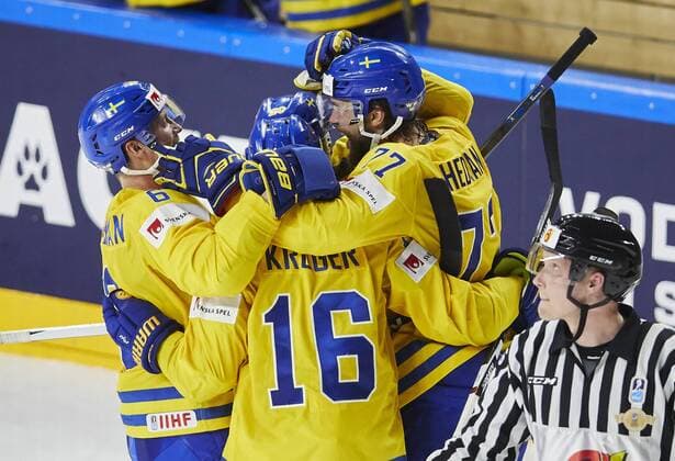 Ice hockey Eishockey World Championships Final 2017, Cologne, May 21, 2017 Victor HEDMAN, SWE 77 celebrates his goal for 1-0 Sweden - Canada Final Ice Hockey World Cup 2017, DEB , Cologne, Germany May 21, 2017 Â© Peter Schatz Alamy Live News