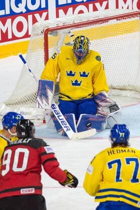 COLOGNE, GERMANY - MAY 21: 35 Goalie Henrik Lundqvist (SWE) makes a save from shot of 90 Ryan OÕReilly (CAN) during the Ice hockey Eishockey World Championship WM Weltmeisterschaft Gold medal game between Canada and Sweden at Lanxess Arena in Cologne, Germany, on May 21, 2017. (Photo by Robert Hradil Icon Sportswire) HOCKEY: MAY 21 IIHF World Championship Gold medal game - Canada v Sweden Icon1705210417 EDITORIAL USE ONLY
