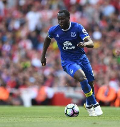 May 21st 2017, Emirates Stadium, Highbury London England; EPL Premier league football, Arsenal versus Everton; Romelu Lukaku, Forward for Everton brings the ball forward xSimonxWestx  ActionPlus11882893