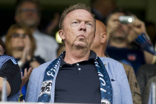 Praesident Peter CASSALETTE (1860) ist enttaeuscht, enttäuscht, Enttäuschung, Enttaeuschung, traurig, nachdenklich, nachdenkend, Fussball 2. Bundesliga, 34. Spieltag, 1. FC Heidenheim 1846 (HDH) - TSV 1860 Muenchen (1860) 2:1, am 21.05.2017 in der Voith-Arena in Heidenheim Deutschland. Â