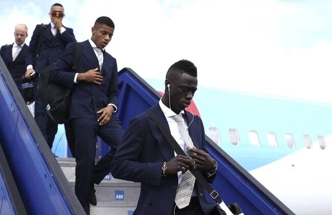 Previews - UEFA Europa League Final 170523 STOCKHOLM, SWEDEN - MAY 23: Davinson Sanchez of Ajax arrives with team mates ahead of the UEFA Europa League Final between Ajax and Manchester United ManU at Friends Arena on May 23, 2017 in Stockholm, Sweden. (Photo by Jan Kruger - UEFA) Local Caption Davinson Sanchez I denna handout-bild fran UEFA den 23 maj 2017 i Stockholm.  Copyright: JanxKrugerx-xUEFA BB170523BB199