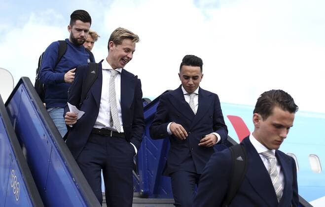 Previews - UEFA Europa League Final 170523 STOCKHOLM, SWEDEN - MAY 23: Frenkie de Jong(L) and ahead Abdelhak Nouri of Ajax arrive with team mates ahead of the UEFA Europa League Final between Ajax and Manchester United ManU at Friends Arena on May 23, 2017 in Stockholm, Sweden. (Photo by Jan Kruger - UEFA) Local Caption Frenkie de Jong; Abdelhak Nouri I denna handout-bild fran UEFA den 23 maj 2017 i Stockholm.  Copyright: JanxKrugerx-xUEFA BB170523BB204