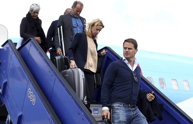 Previews - UEFA Europa League Final 170523 STOCKHOLM, SWEDEN - MAY 23: Frank de Boer(R) arrives with the Ajax team ahead of the UEFA Europa League Final between Ajax and Manchester United ManU at Friends Arena on May 23, 2017 in Stockholm, Sweden. (Photo by Jan Kruger - UEFA) Local Caption Frank de Boer I denna handout-bild fran UEFA den 23 maj 2017 i Stockholm.  Copyright: JanxKrugerx-xUEFA BB170523BB208